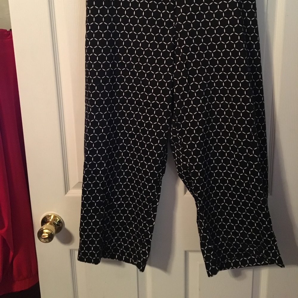 Black with white capris